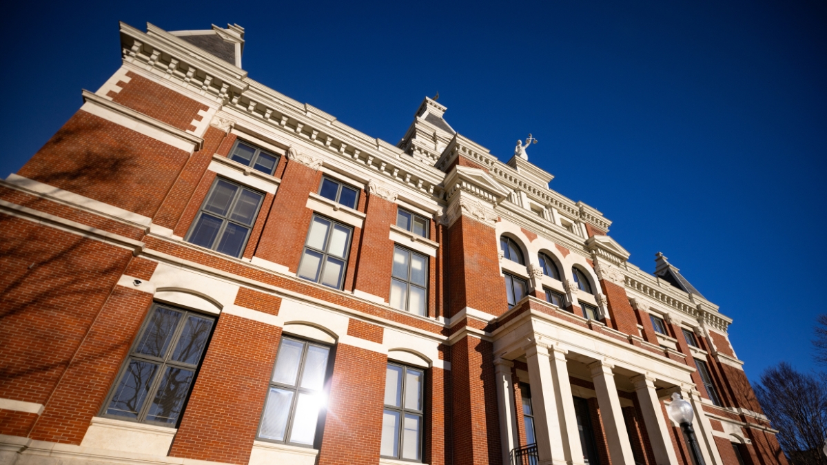 Side view of the Montgomery County Courthouse in downtown Clarksville, Tennessee